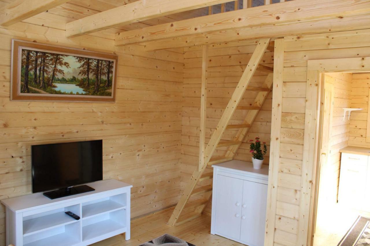 Aadel Guesthouse Pärnu Esterno foto